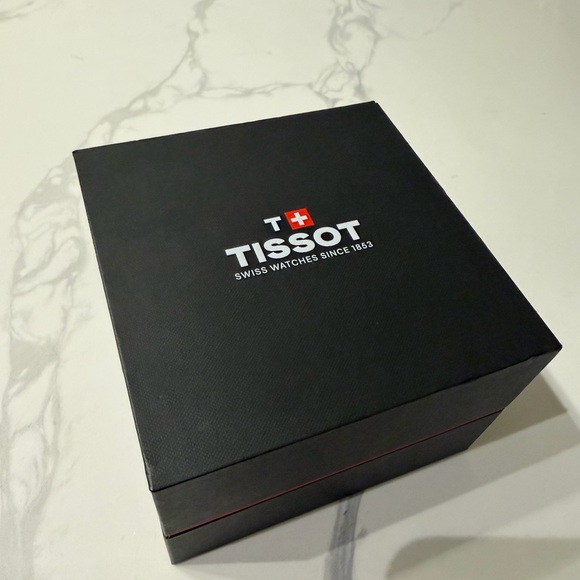 Tissot Silver and Gold Men's Watch - Picture 9 of 9